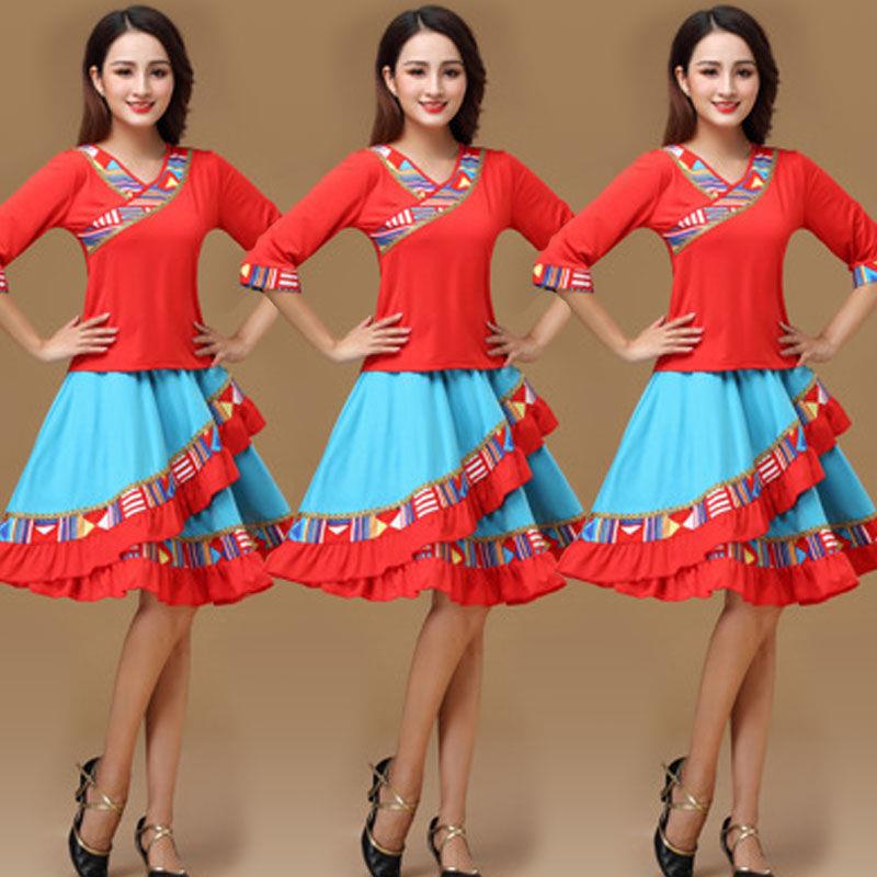 中老年跳舞衣服女套装2022新款夏季广场舞服装民族风秧歌舞蹈短裙
