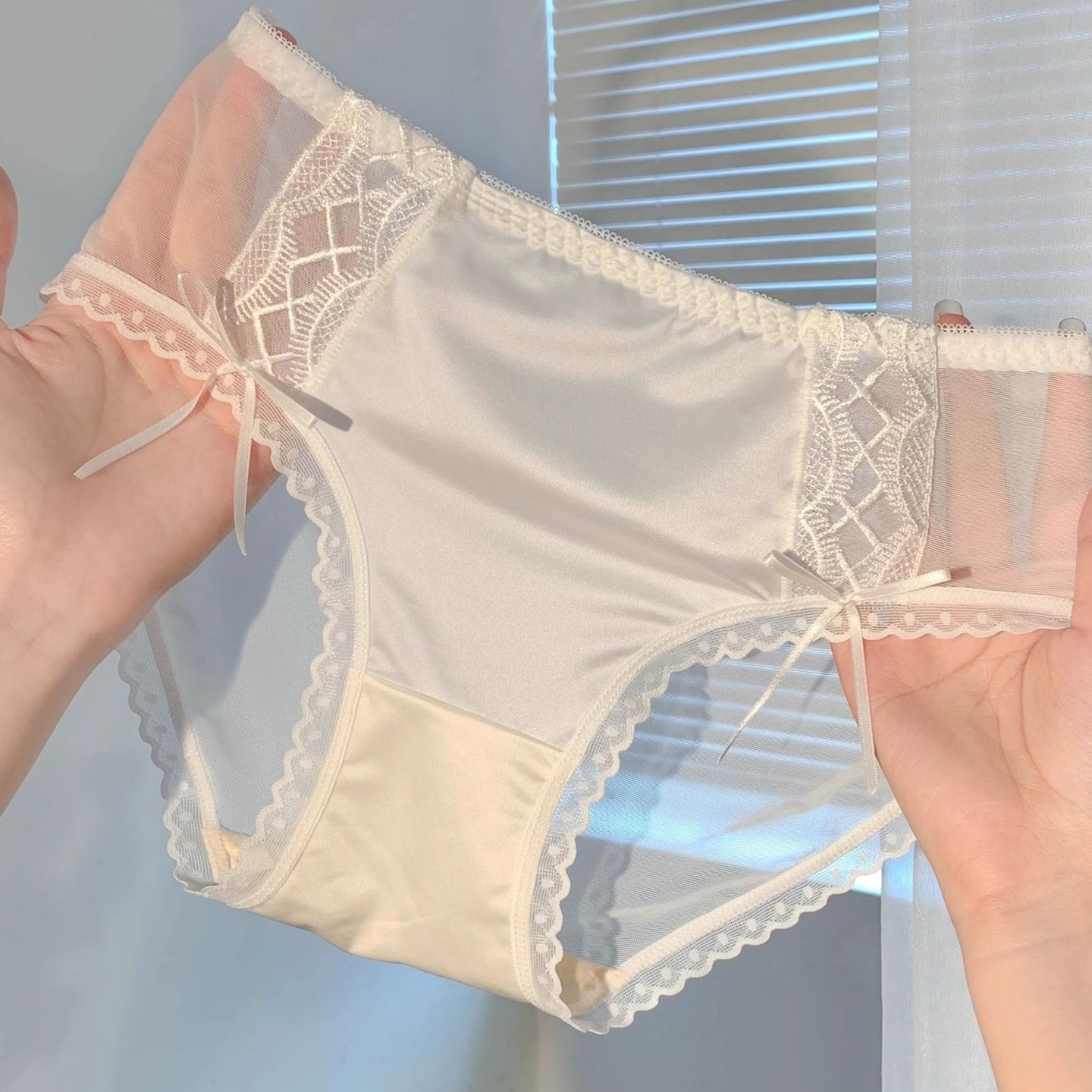 月色旖旎~法式缎面女生纯欲性感网纱女士蕾丝绑带内裤女三角裤头