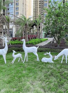 户外仿真玻璃钢白鹿雕塑手绘梅花鹿装饰摆件小区庭院大型仿真动物