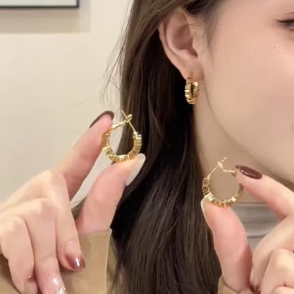 金色小方块碎银子圈圈耳环女小众轻奢高级感耳圈2024新款爆款耳饰