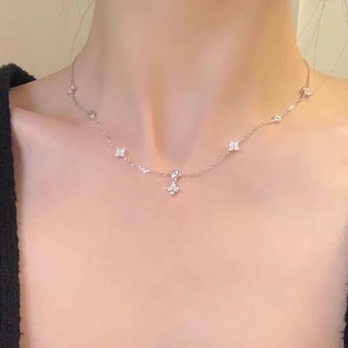 2025新款气质百搭爆闪四叶草项链