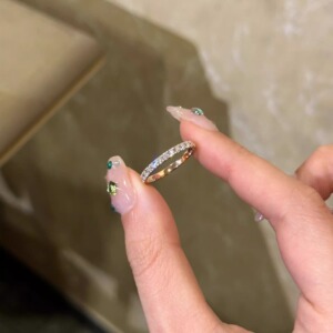 钛钢不掉色镀18K金排钻戒指
