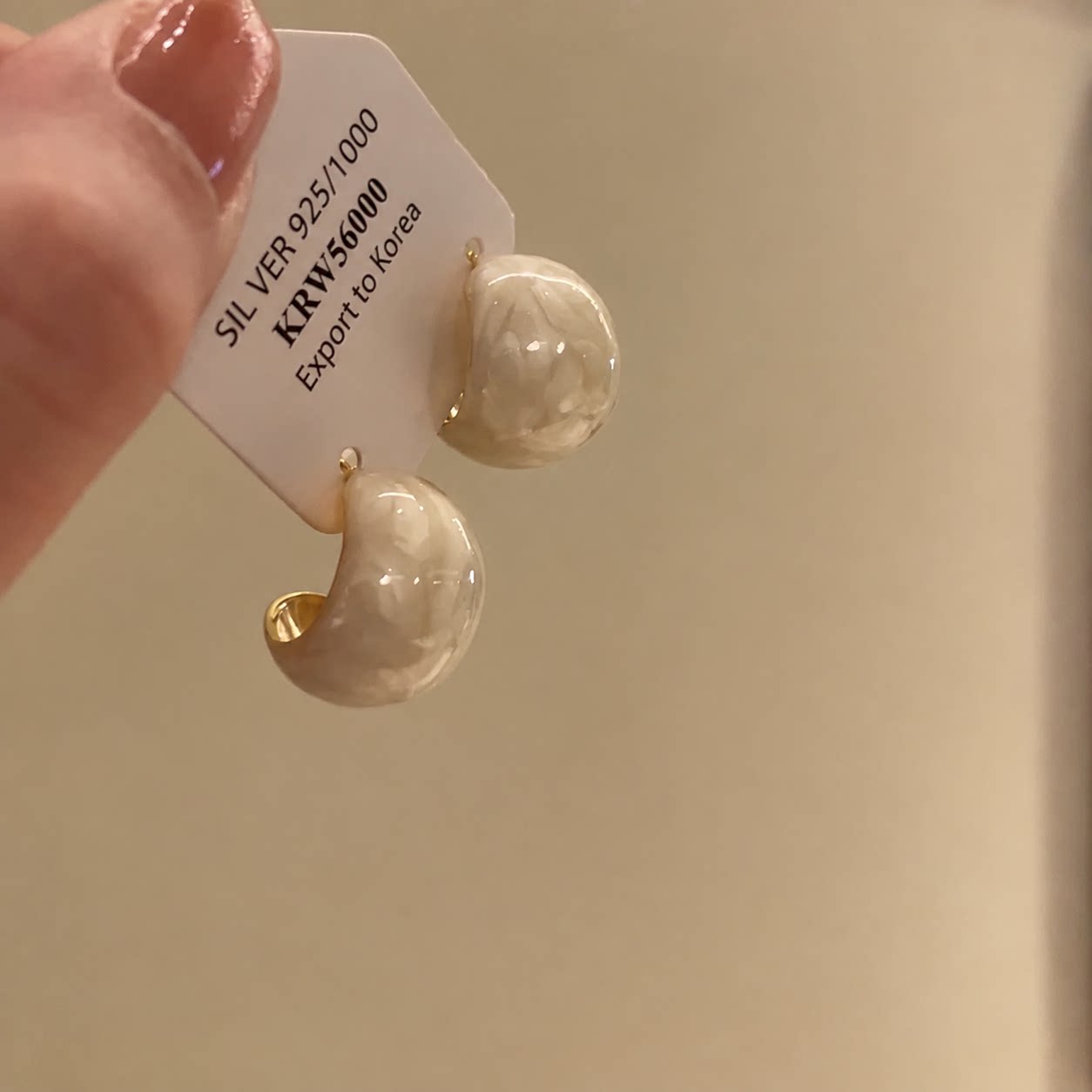 温柔气质奶油白豆豆耳环简约小众