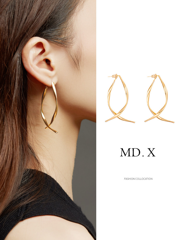 2021 new fashion round face niche unique earrings female design high sense temperament light luxury exaggerated summer earrings