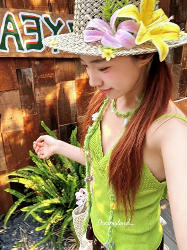 【现货】夏日精灵！立体花朵清新针织吊带百搭上衣女(带毛线项链)
