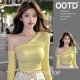 t恤打底衫 纯欲甜辣妹黄色斜领露肩短款 显瘦长袖 修身 上衣女秋冬季