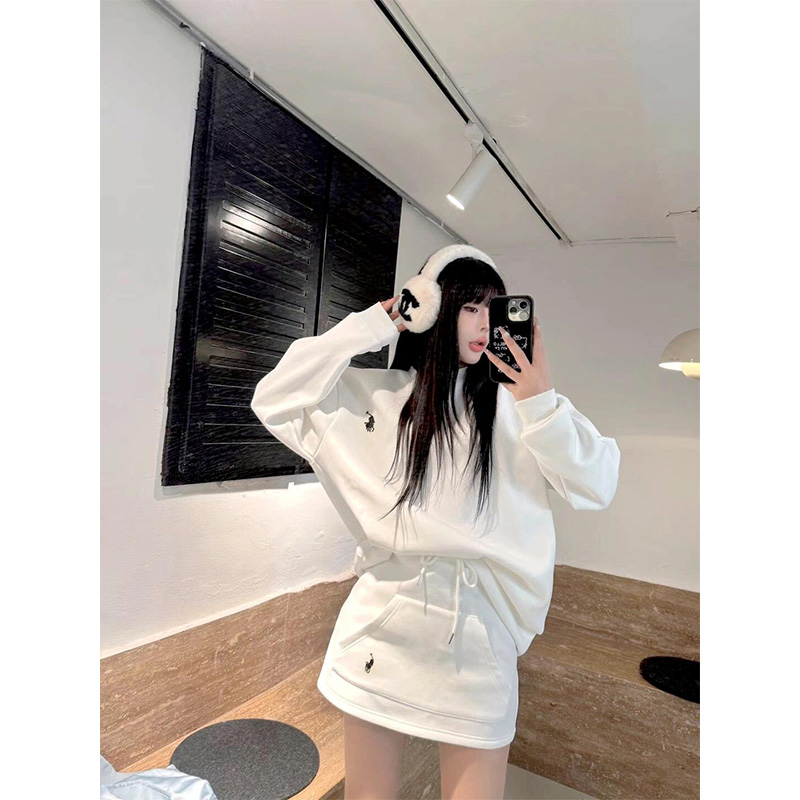 小马标休闲套装女早秋新款卫衣半身裙运动风显瘦减龄两件套