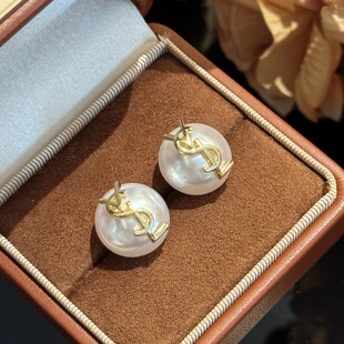杨杨babytime巨显脸小 VSL字母16mm扁圆珍珠耳钉轻奢气质耳环银针