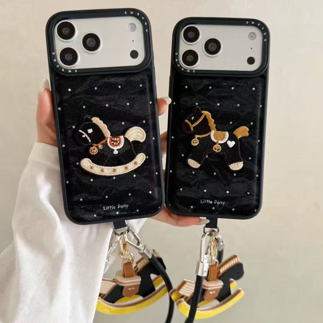 高级感黑色绒布可爱刺绣小马适用iPhone17promax手机壳软皮革苹果17新款16pro全包14防摔15pm女款17pro巨好看,3C数码配件,手机保护套/壳,淘宝优惠券,粉丝福利购,淘宝优惠卷