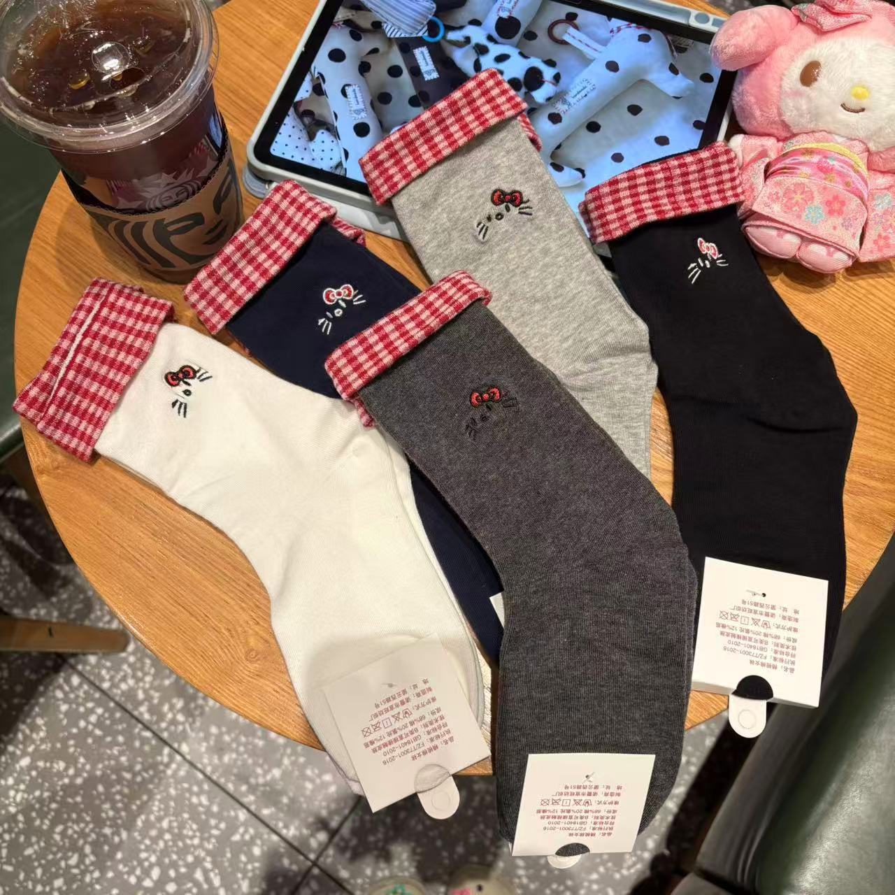 刺绣喵喵表情袜子女中筒袜潮