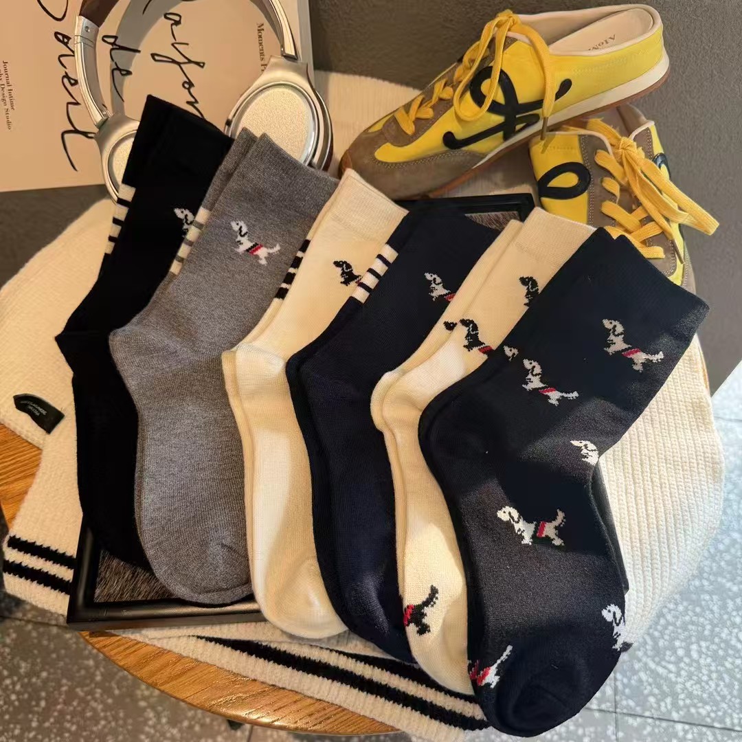 Puffshop纯棉小狗刺绣中筒袜