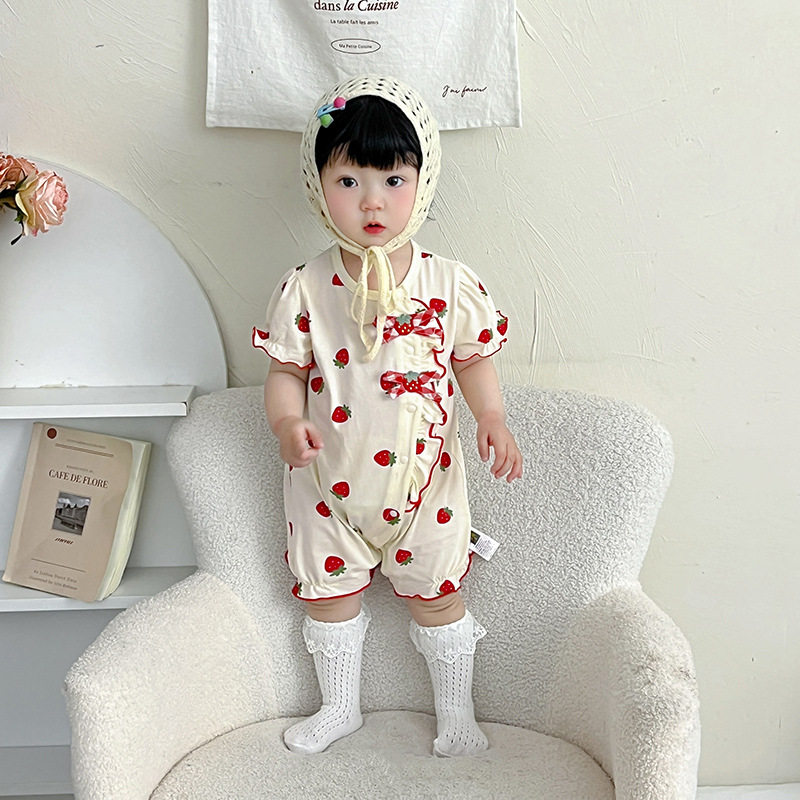 婴儿夏季甜美小草莓斜开爬服满月