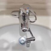 可旋转接头防溅神器机械臂洗脸盆起泡器出水嘴万向水龙头延伸摇臂