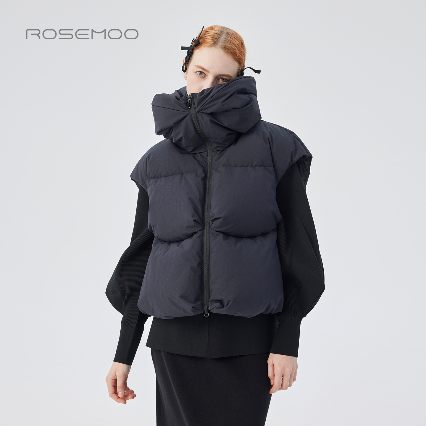 容子木ROSEMOO25冬商场同款微肌理挺阔大方块连帽马甲RSS4AP401D