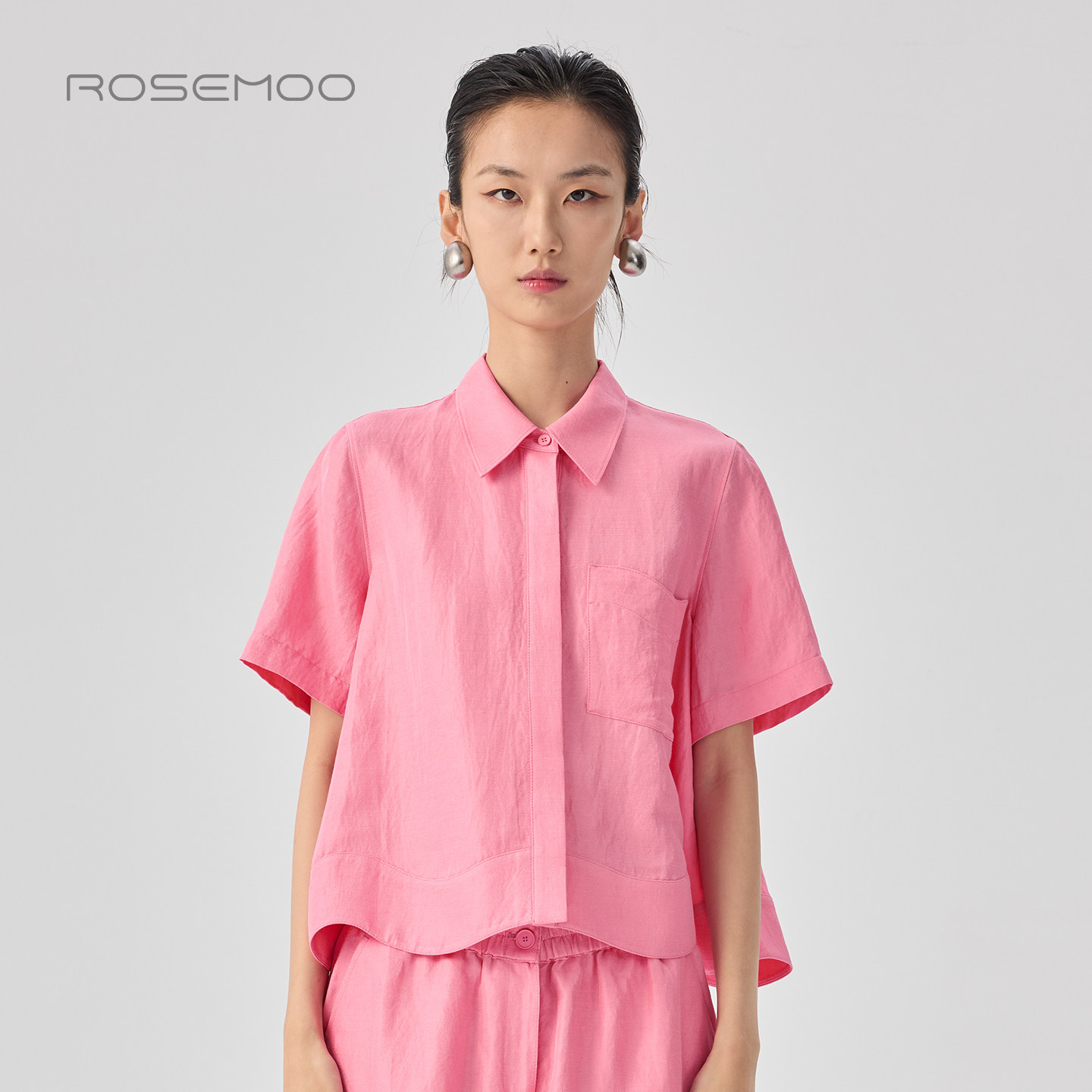 容子木ROSEMOO26夏【商场同款】丝光含亚麻A摆短袖衬衫RWM2CL101A