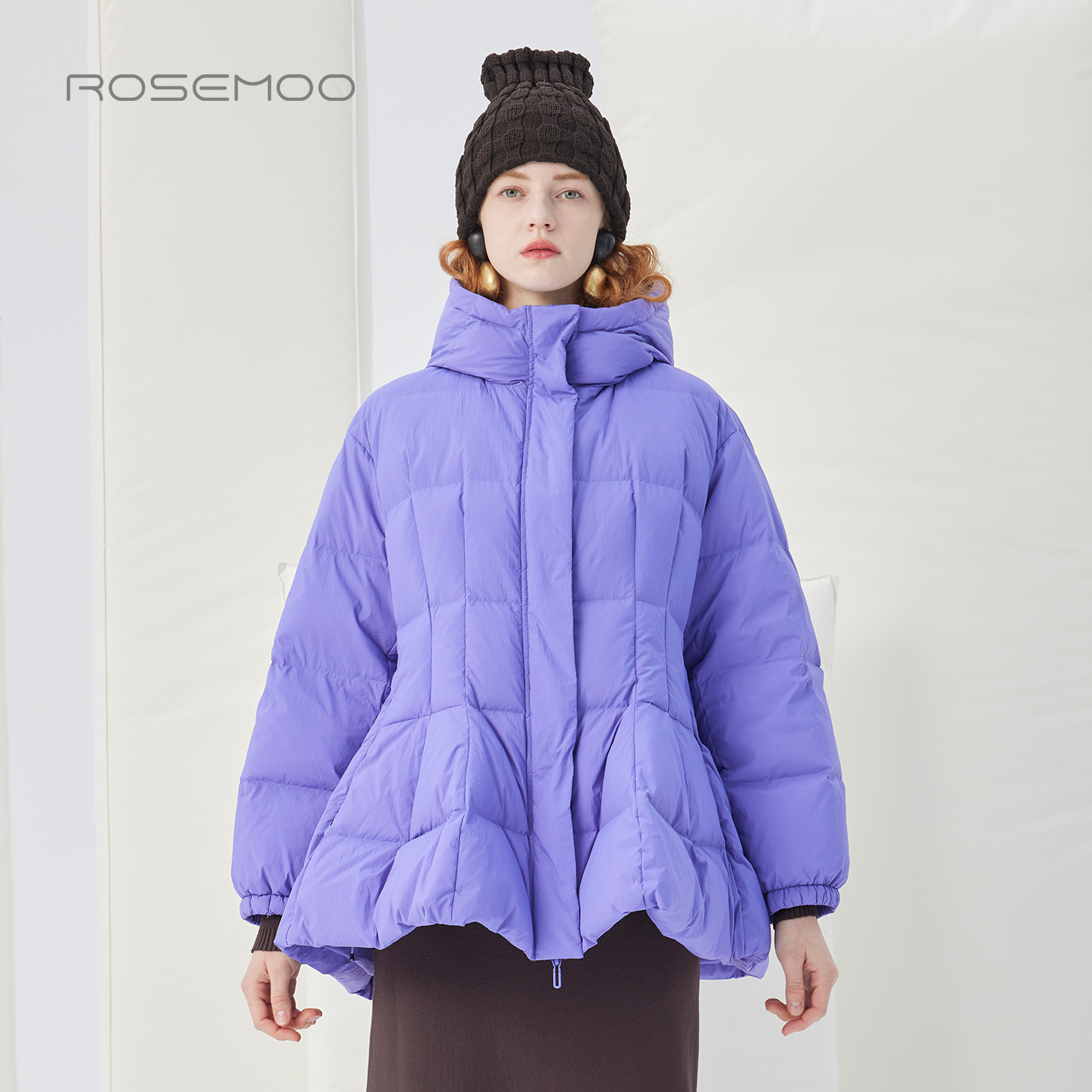 容子木ROSEMOO25冬商场同款微皱肌理感连帽A摆羽绒服 RSS4YP306C