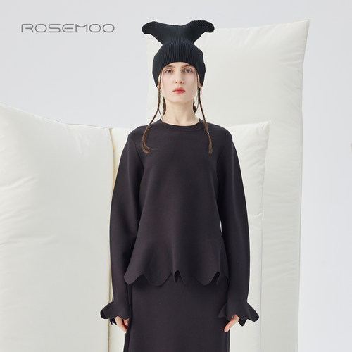 容子木ROSEMOO25冬【商场同款】亲肤弧形下摆套头上衣RSS4TP137A