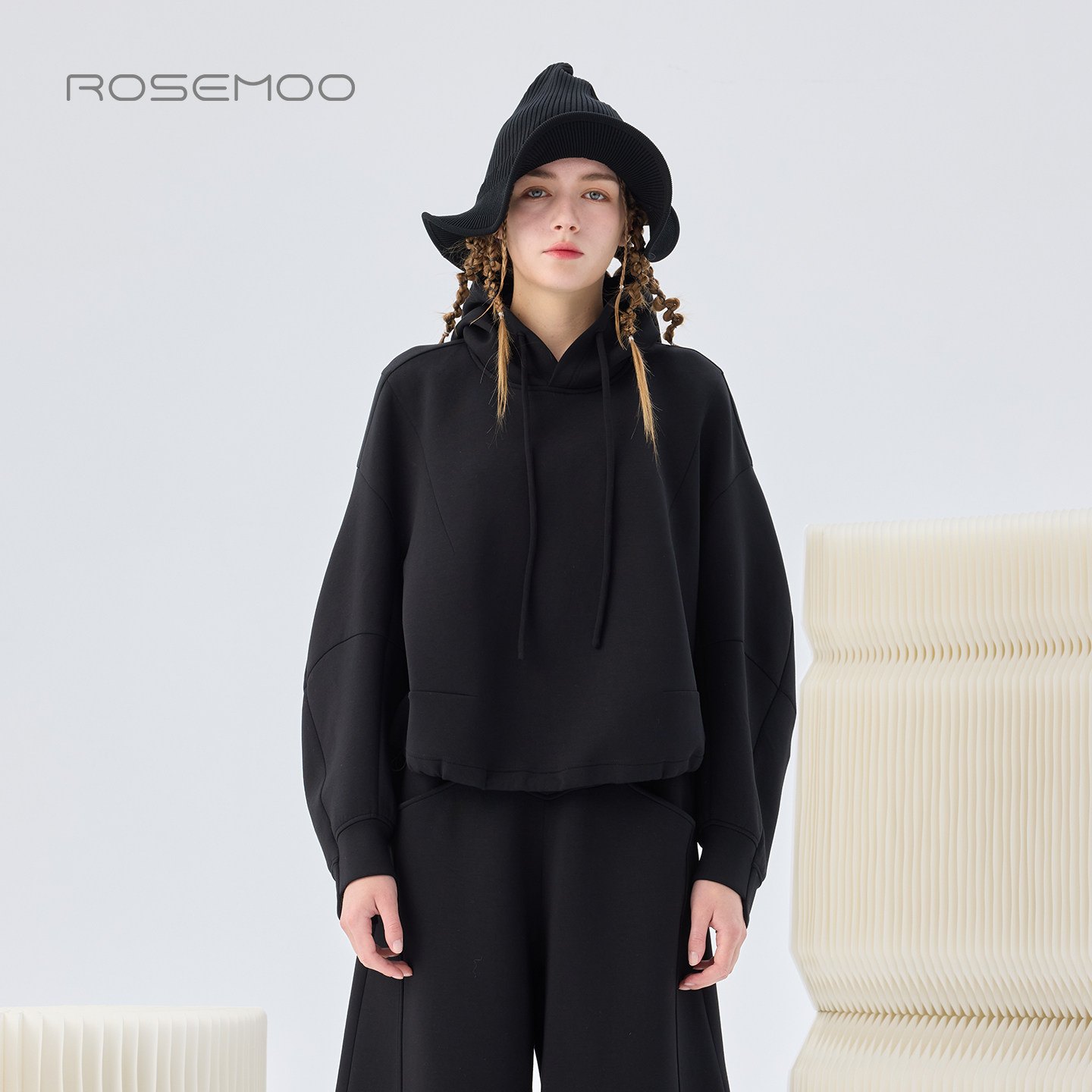 容子木ROSEMOO26春【商场同款】微弹棉感连帽套头卫衣RWM1TC114A