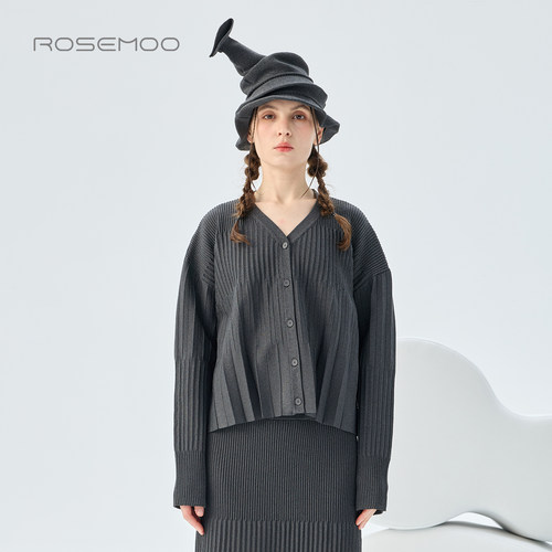 容子木ROSEMOO26秋【商场同款】干爽压褶系扣显瘦开衫RWM3NP340C