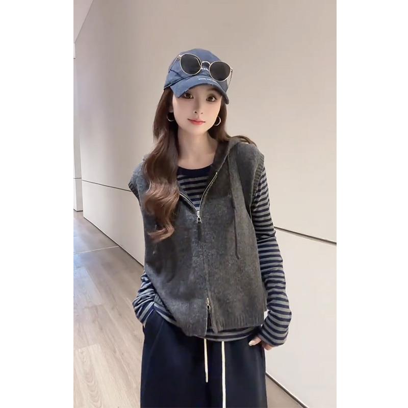 JOYIASS秋季一整套穿搭设计感连帽马甲背心减龄条纹上衣阔腿休闲