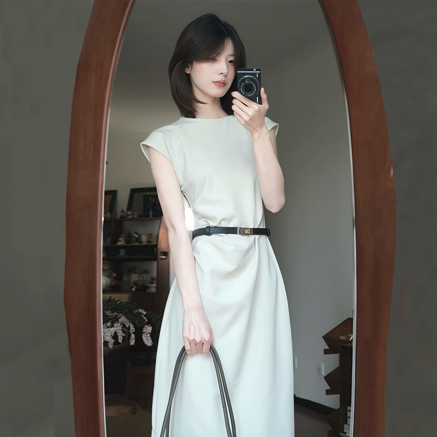 法式气质白色圆领无袖宽肩连衣裙子女2026夏季中长款掐腰连身长裙