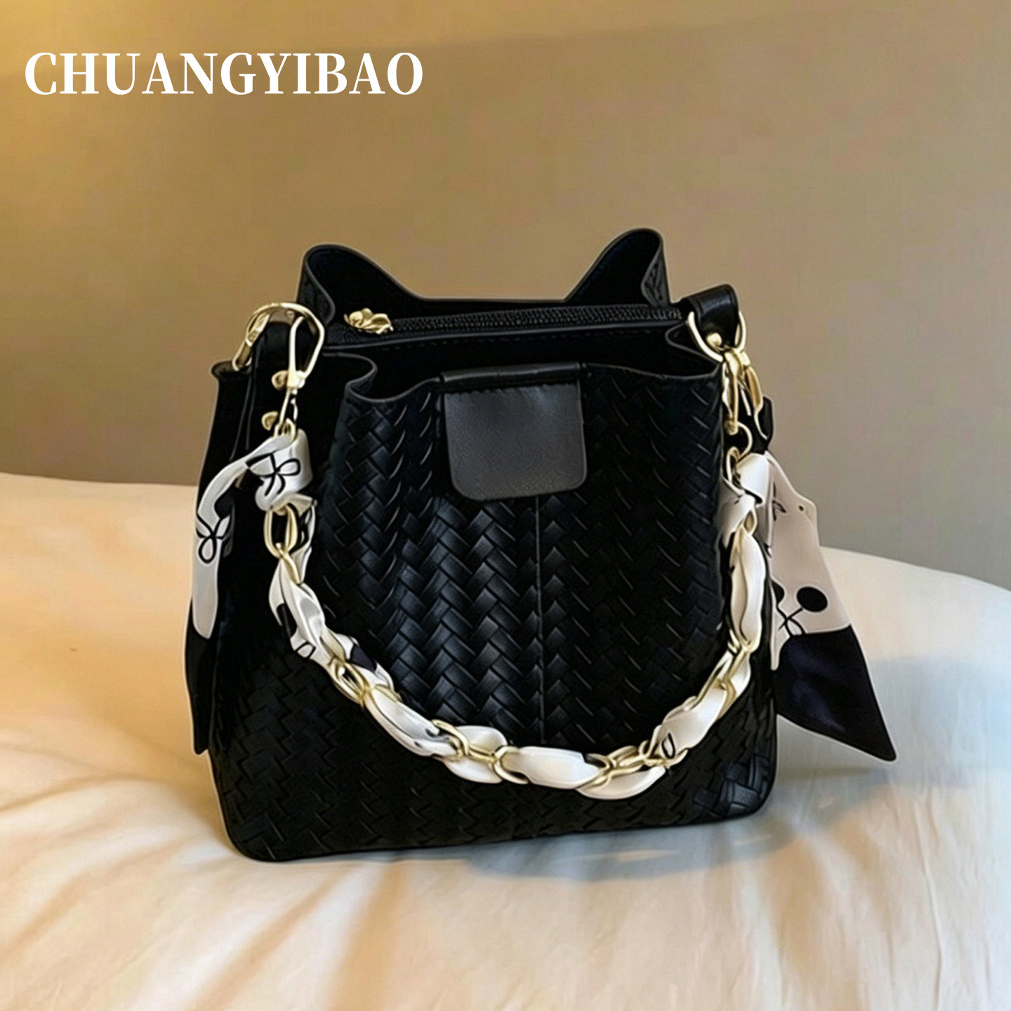 【品牌直营】超火菜篮子水桶包图片