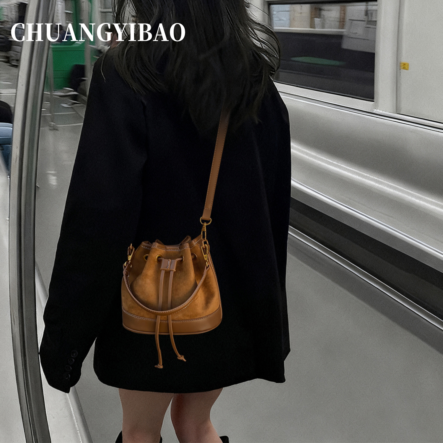 【品牌直营】轻奢复古抽绳水桶包