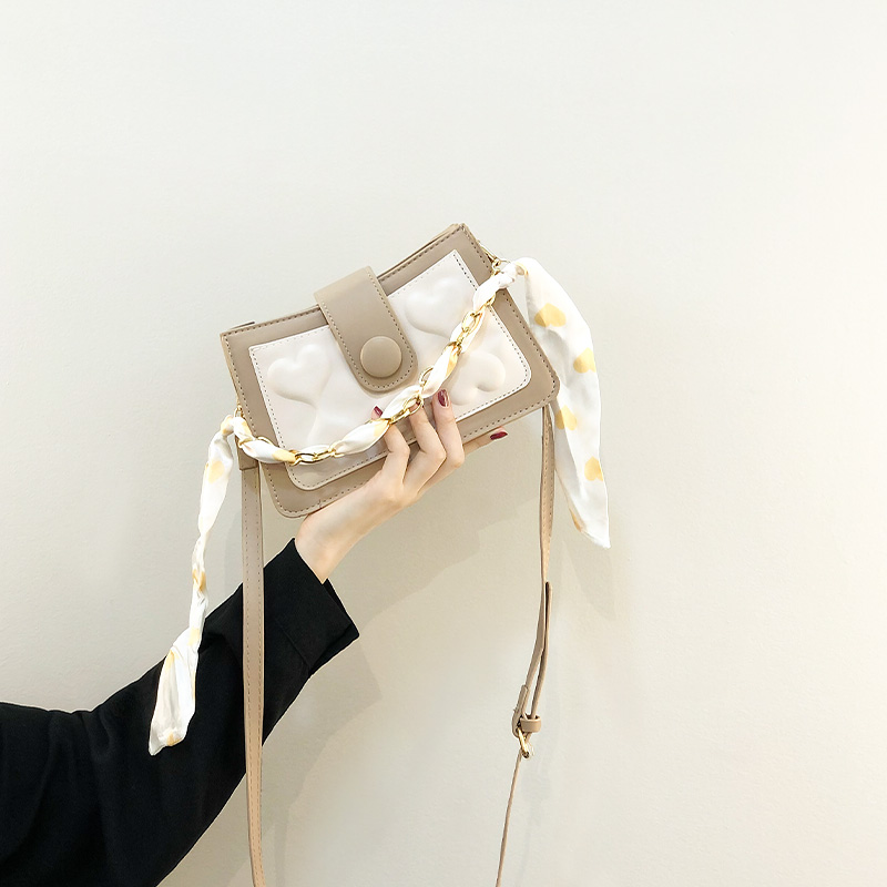 小众设计小包包女夏百搭2025新款潮丝巾链条单Q肩斜挎包撞色小方