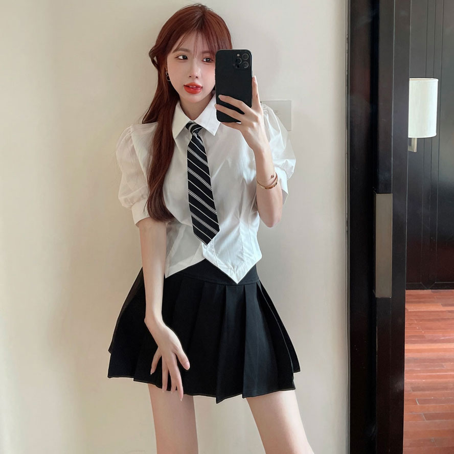 JK制服纯欲修身短款白色短袖衬衫