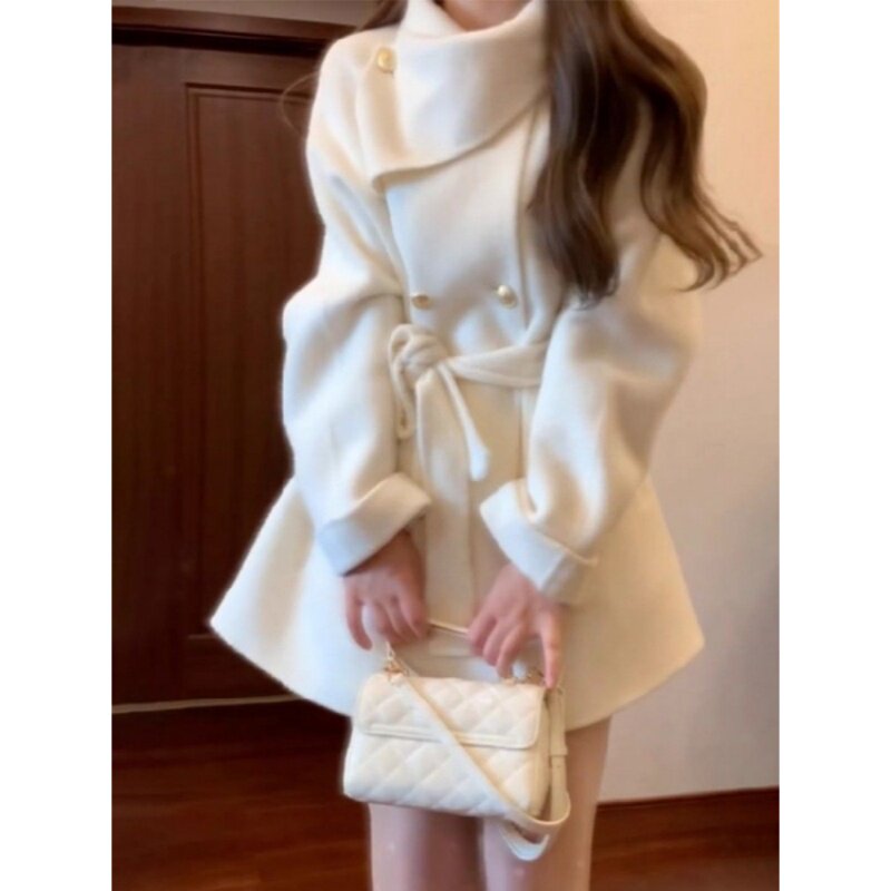 白色围脖领毛呢大衣女冬季新款