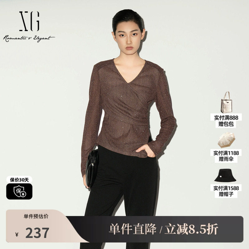 XG/雪歌XL101012A409 咖色细闪长袖T恤V领修身淑女打底短款上衣女