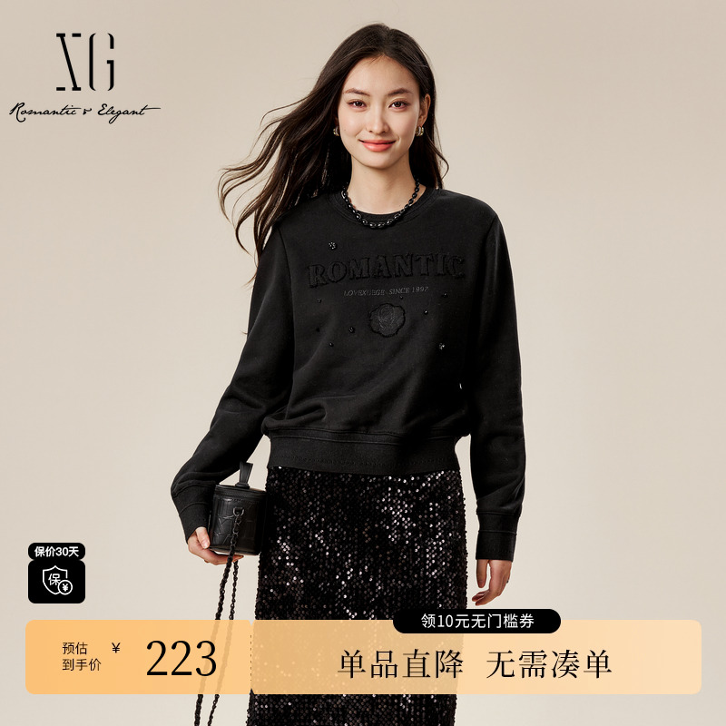 XG雪歌XK401540A890印花长袖套头卫衣时尚冬季新款黑色纯棉上衣女