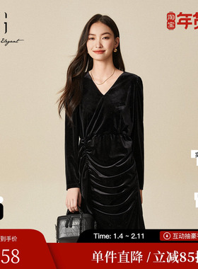 XG/雪歌XJ404020A690褶皱长袖连衣裙时尚冬季新款黑色宽松短裙女