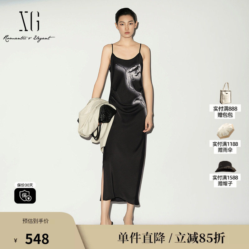 XG/雪歌 XL204040A190黑色印花修身吊带连衣裙薄款无袖背心开叉女