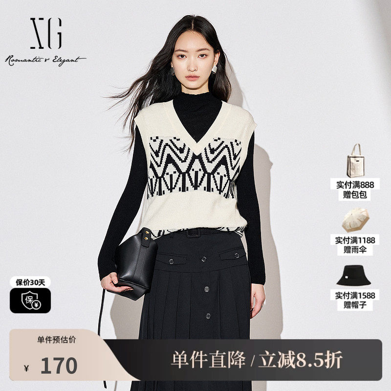 XG/雪歌XJ311039B560 创意刺绣长袖针织衫浅米羊毛混纺套头毛衫女