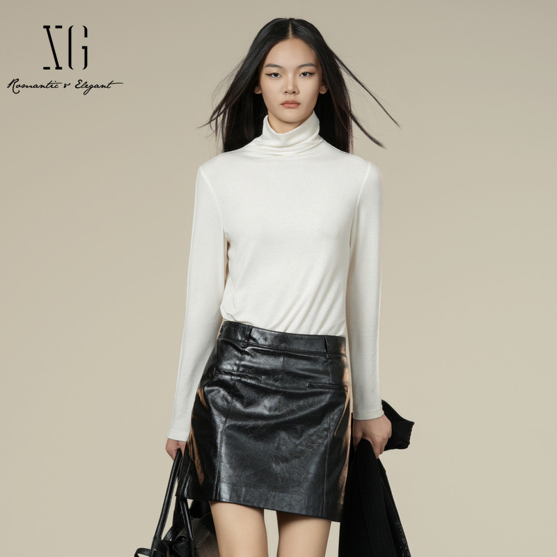 XG/雪歌XL401016A991米白色莱赛尔堆堆领长袖T恤直筒内搭打底女装