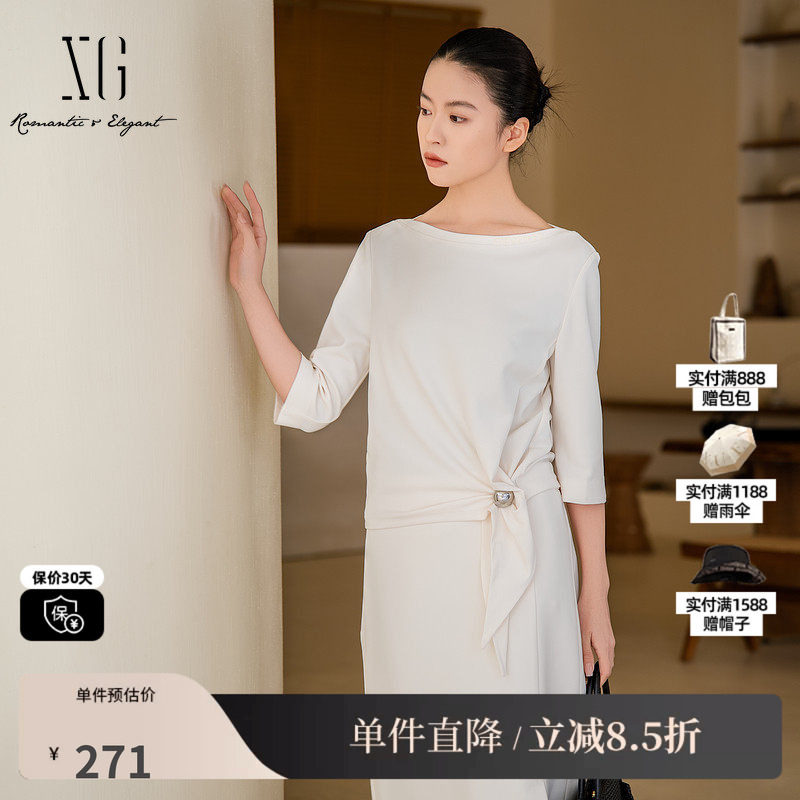 XG/雪歌XL121005A591 白色圆领中袖衬衫直筒绑带配胸针短款上衣女