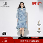 XG雪歌XJ304010B397印花高腰长袖 不规则长裙女 新款 连衣裙时尚 秋季