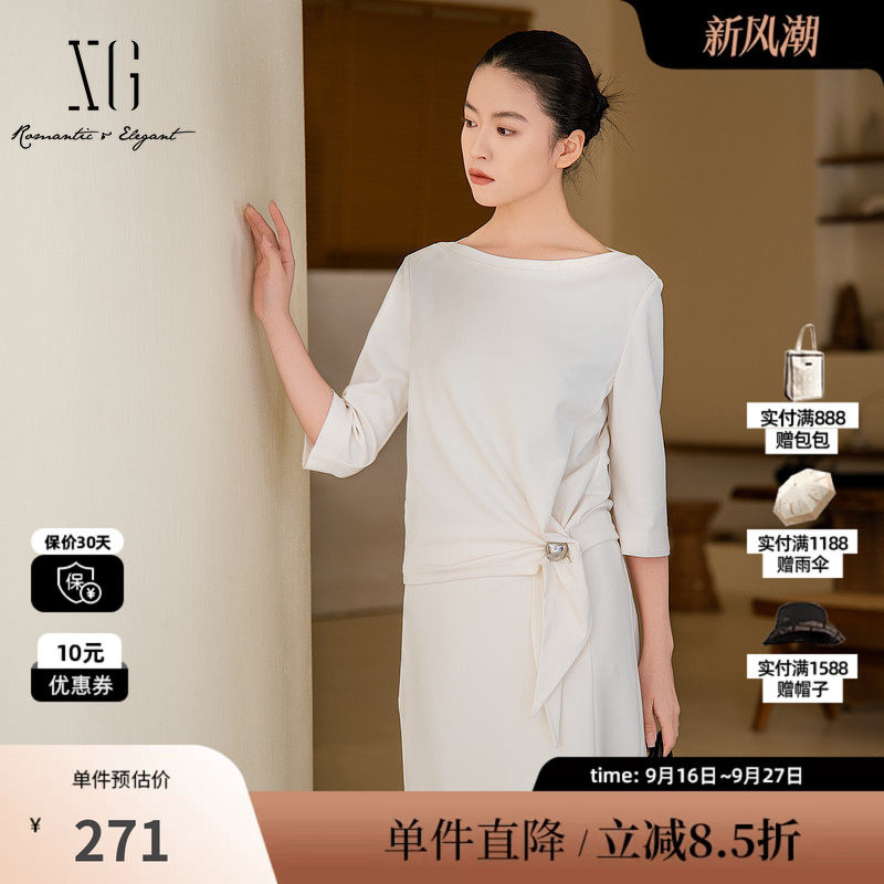 XG/雪歌XL121005A591 白色圆领中袖衬衫直筒绑带配胸针短款上衣女