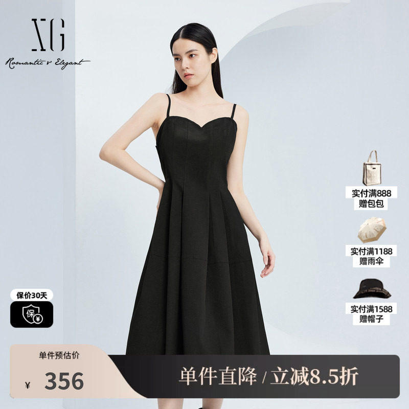 XG雪歌XJ304022A490无袖吊带连衣裙时尚秋季新款黑色百褶中长裙女