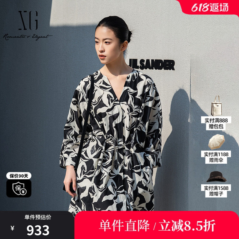 XG/雪歌XL204012B293 黑白花版棉感V领短袖连衣裙高腰A字伞裙女装
