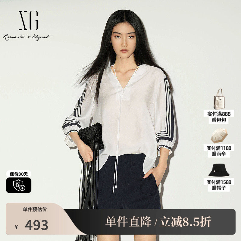 XG/雪歌XL221039B351白色莱赛尔V领中袖衬衫镂空绑带印花上衣女装