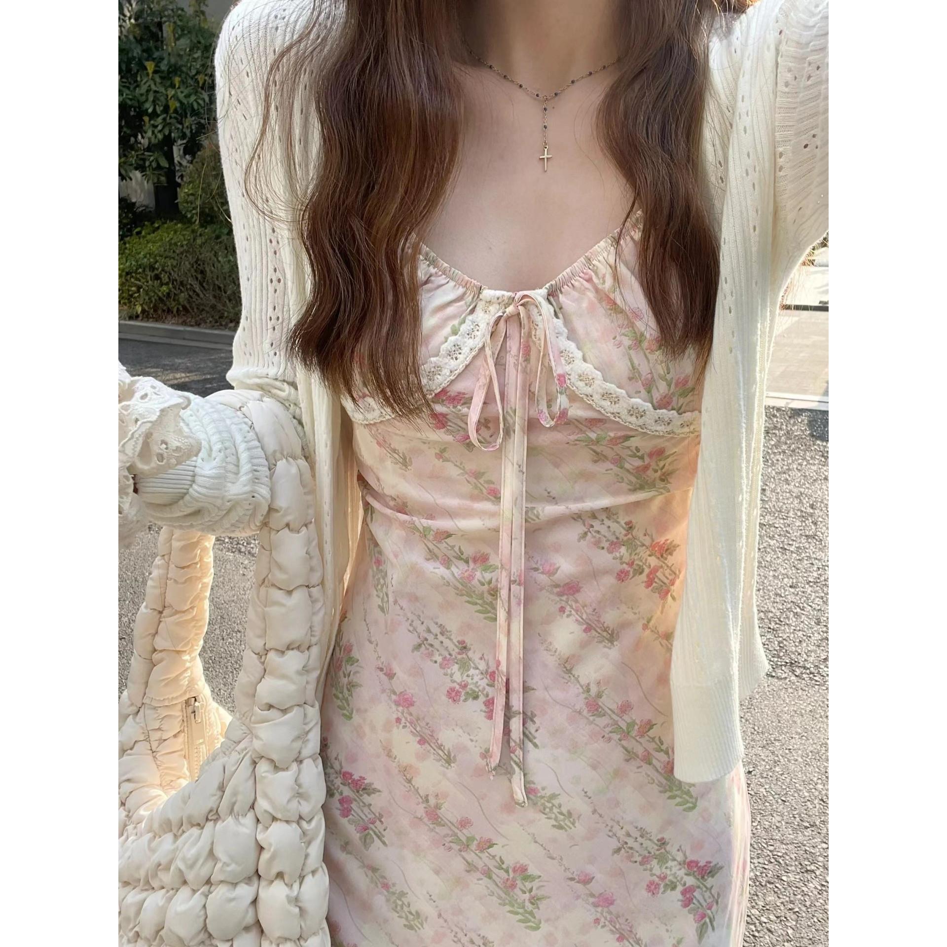 JOYIASS粉色碎花吊带连衣裙开衫两件套女秋季温柔系度假穿搭超好