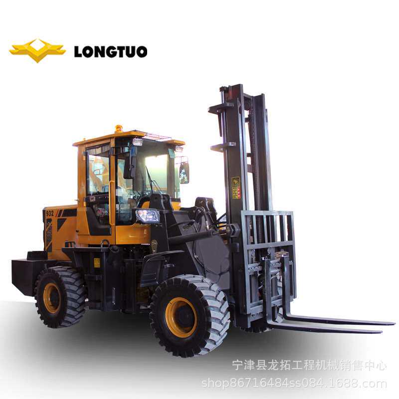 供应lt935四驱叉车物流仓储用无级变速越野叉车1.5吨堆高车厂家