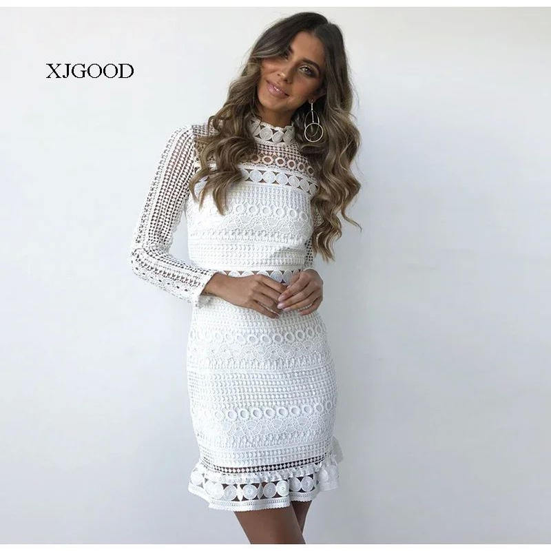 立领镂空修身长袖连衣裙