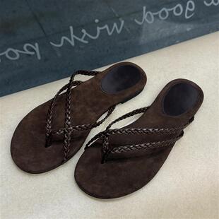 2025新款韩版高级感人字拖外穿百搭休闲夹趾凉拖沙滩度假平底拖鞋