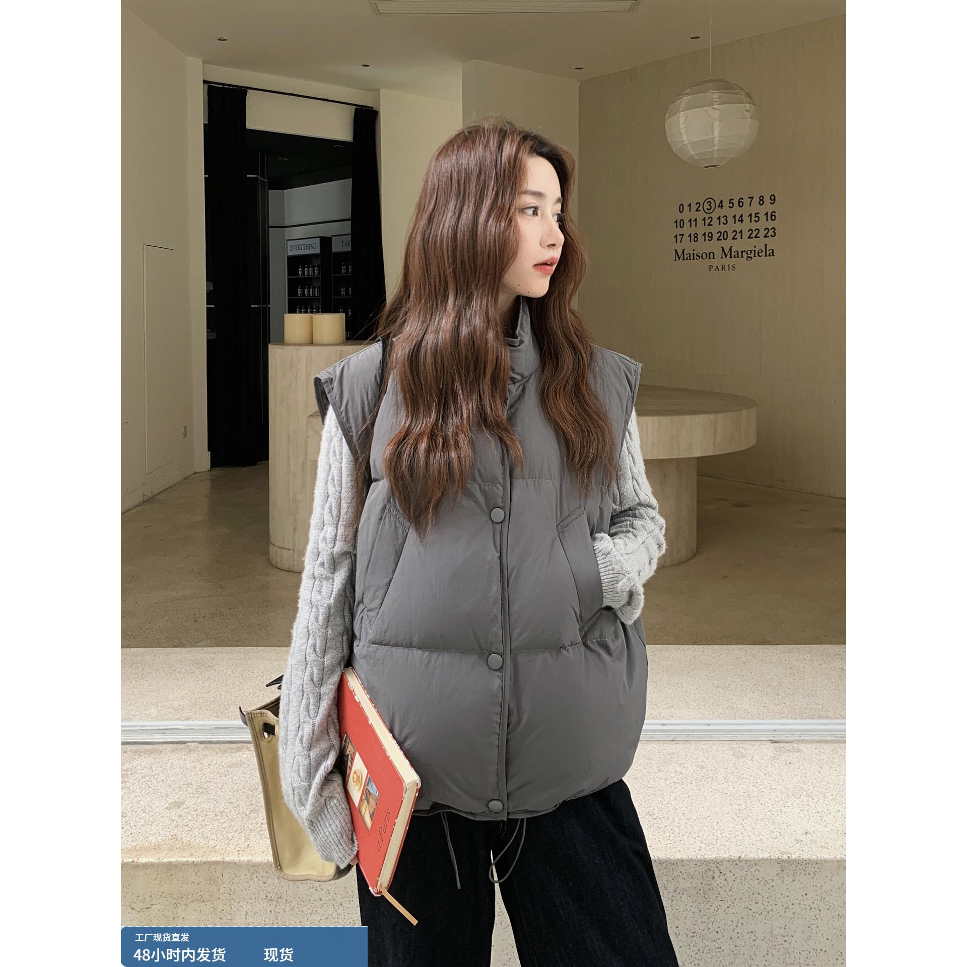 灰色韩版慵懒风保暖羽绒服马甲女冬季2025新款白鸭绒时尚保暖外套