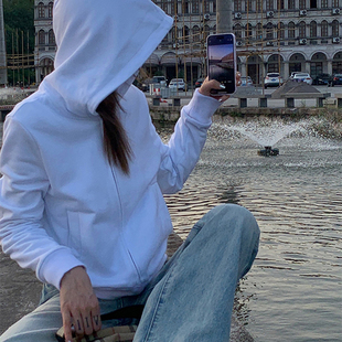 韩系独特超好看短款连帽白色卫衣开衫外套女款秋冬加绒小个子上衣