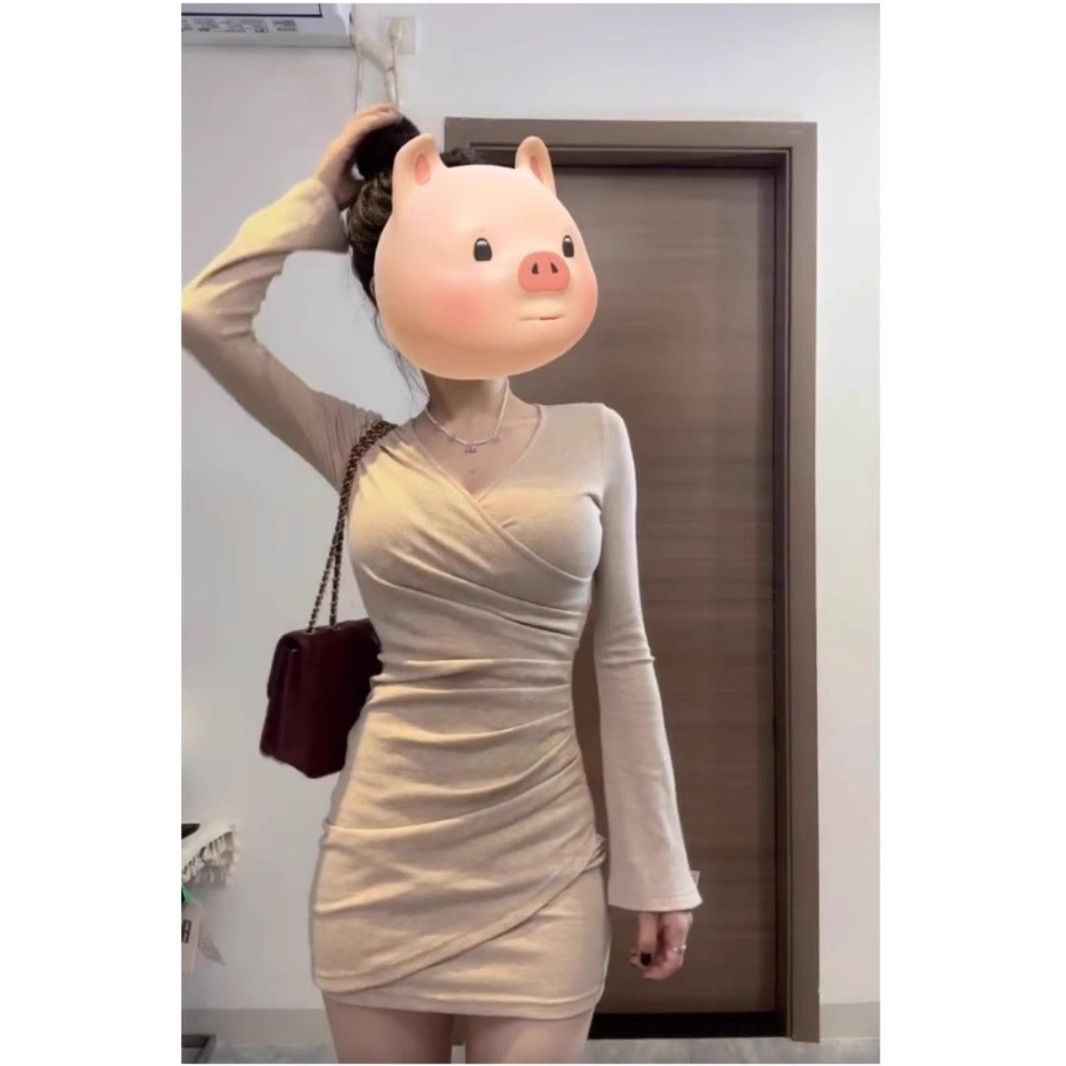 设计感领长袖针织连衣裙女秋冬内搭收腰褶皱包臀短裙子叠穿大衣