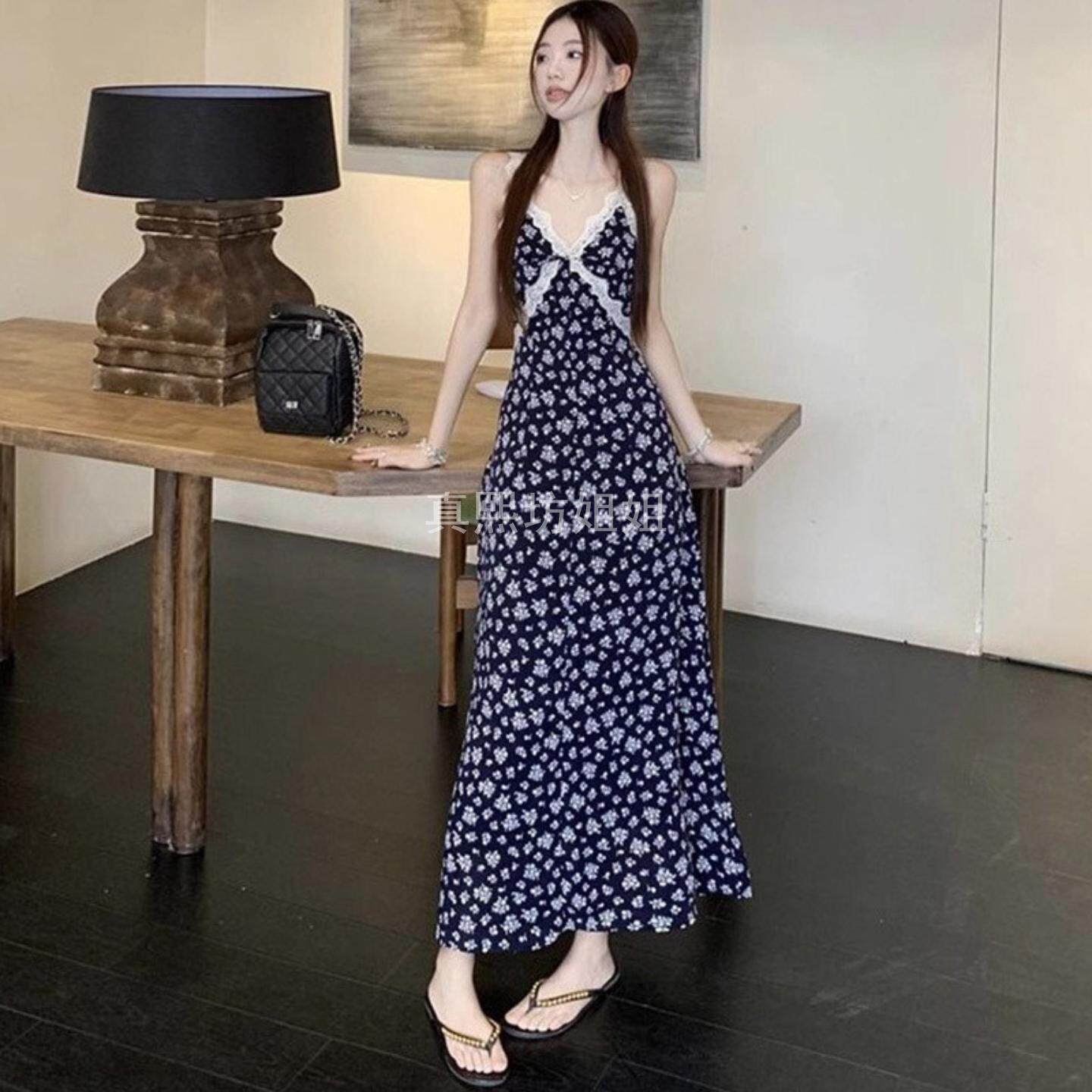 法式蓝色碎花吊带连衣裙女夏季